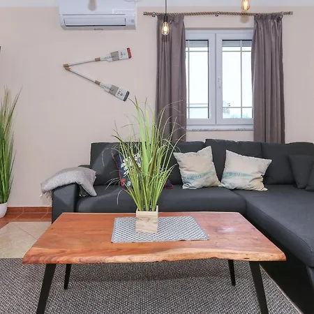 4 Modern Und Stilvoll Mit Balkon In Strandnaehe Lägenhet