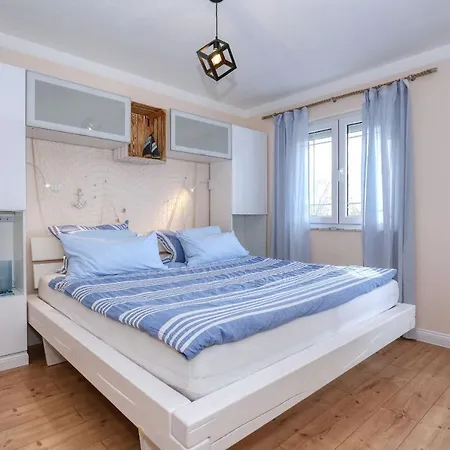 4 Modern Und Stilvoll Mit Balkon In Strandnaehe *