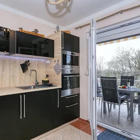 4 Modern Und Stilvoll Mit Balkon In Strandnaehe Lägenhet