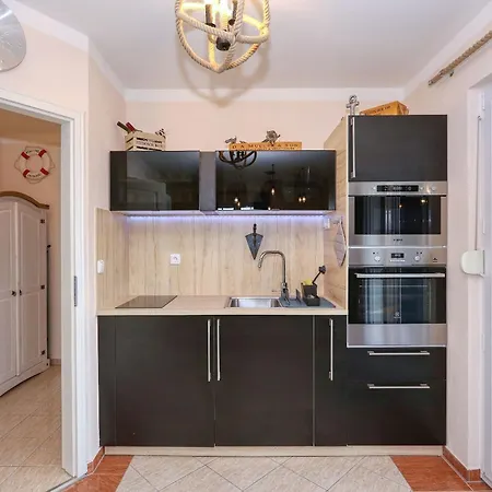 4 Modern Und Stilvoll Mit Balkon In Strandnaehe *