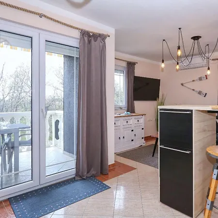 Διαμέρισμα 4 Modern Und Stilvoll Mit Balkon In Strandnaehe *