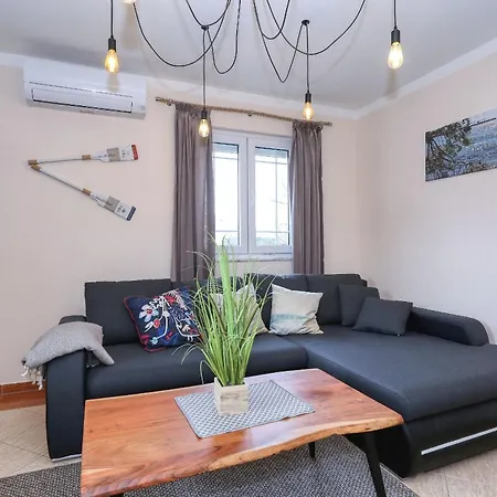 Lägenhet 4 Modern Und Stilvoll Mit Balkon In Strandnaehe Zaton (Zadar)