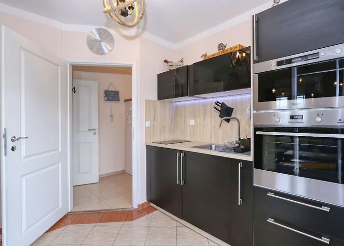 4 Modern Und Stilvoll Mit Balkon In Strandnaehe Zaton (Zadar)