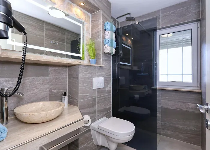 4 Modern Und Stilvoll Mit Balkon In Strandnaehe Διαμέρισμα Zaton (Zadar)
