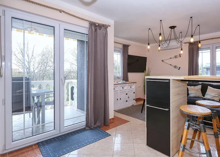 Διαμέρισμα 4 Modern Und Stilvoll Mit Balkon In Strandnaehe *
